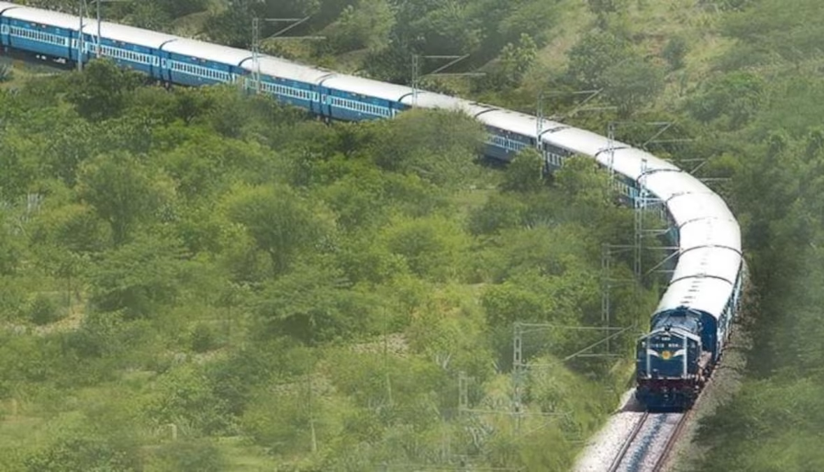 भारत में सबसे लंबी दूरी तय करने वाली रेल कौन सी है?