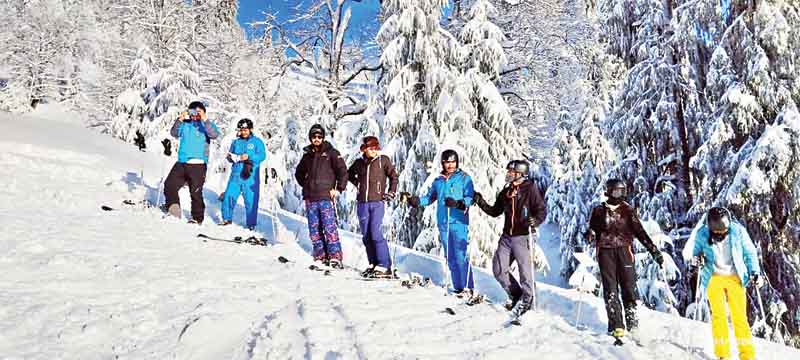 69 युवाओं ने ली एडवांस-बेसिक स्कीईंग की ट्रेनिंग