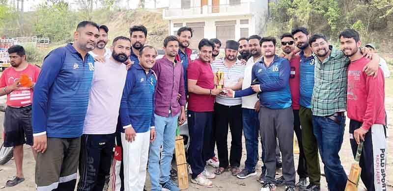 रक्क्ड़ टीम ने जीती क्रिकेट ट्रॉफी, वार्ड नंबर दो टीम को दी शिकस्त