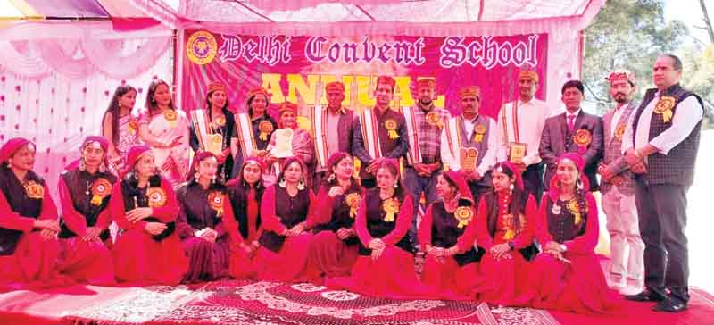 दिल्ली कान्वेंट स्कूल सुरानी में खूब झूमे छात्र
