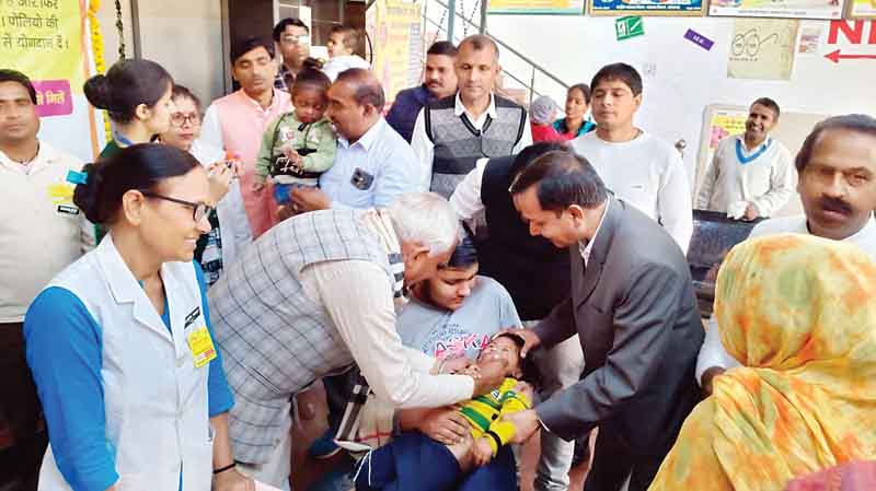 नारनौल में पिलाई दो बूंद जिंदगी, मंत्री ओम प्रकाश यादव ने पल्स पोलियो अभियान का किया शुभारंभ