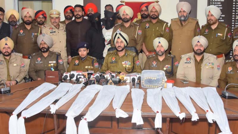 Punjab: गन हाउस चोरी मामले में दो आरोपी गिरफ्तार, 12 हथियारों समेत 21 कारतूस बरामद