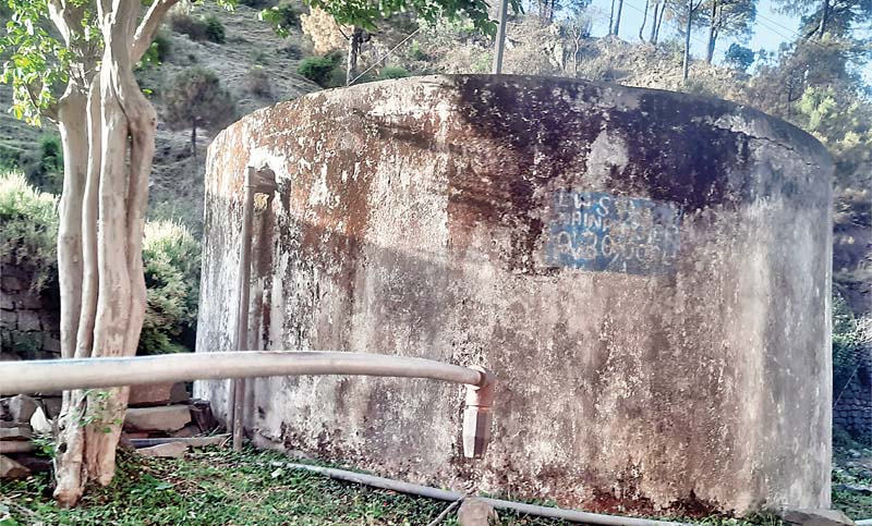 नैनाटिक्कर के नाली गुसान वार्ड के दर्जनों गांवों में आठ महीने से पानी की सप्लाई ठप