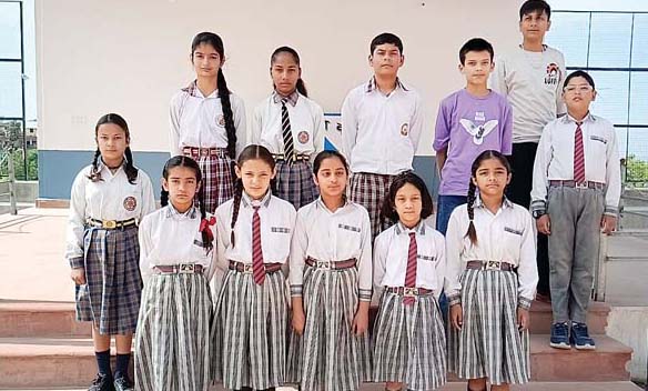 टौणीदेवी स्कूल में प्राइवेट स्कूलों के 40 छात्रों ने लिया दाखिला