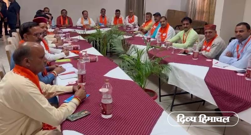 Himachal Election 2024: बिलासपुर में जेपी नड्डा की भाजपा नेताओं से डेढ़ घंटा मंत्रणा