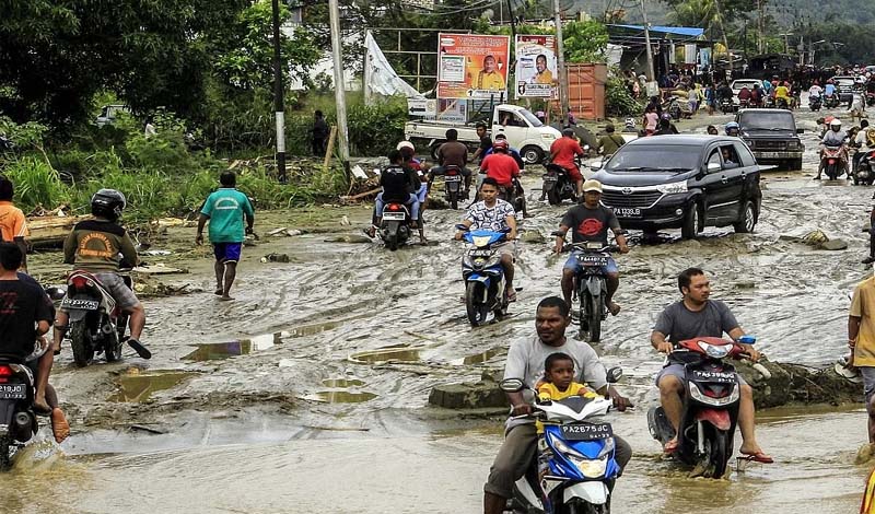 इंडोनेशिया में लावा बाढ़ से 52 लोगों की मौ*त
