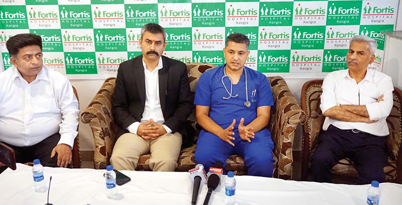 फोर्टिस में सेवाएं देंगे डीएम डाक्टर हनीश ठाकुर