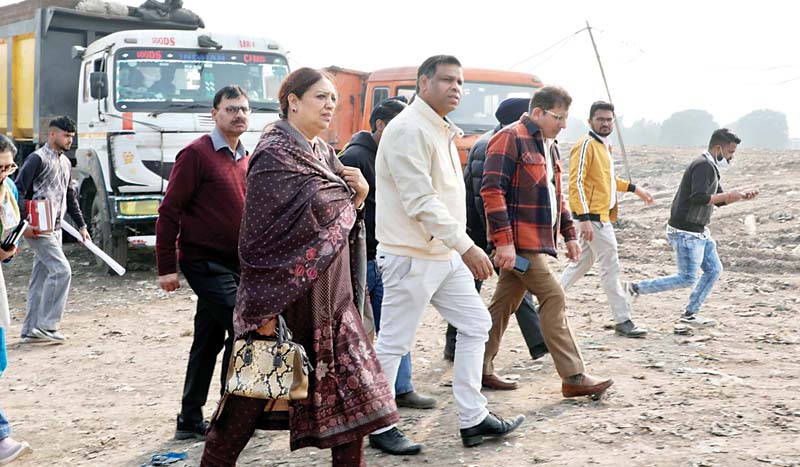 कुर्सी संभालते ही मेयर एक्शन मोड़ में, महापौर ने कचरा प्रबंधन-विरासत खनन के प्रगति कार्यों का लिया जायजा