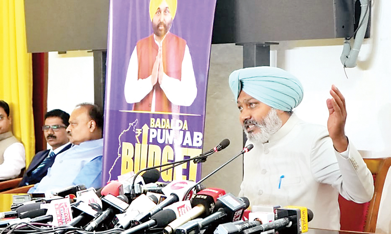 पंजाब के हर गांव में खेल मैदान, सरकार ने ‘बदलता पंजाब बजट-2025-26’ पेश किया, खेलों को बढ़ावा देने पर जोर
