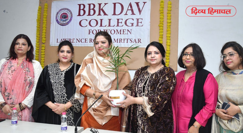 प्रगतिशील समाज के लिए महिलाओं की भूमिका अहम