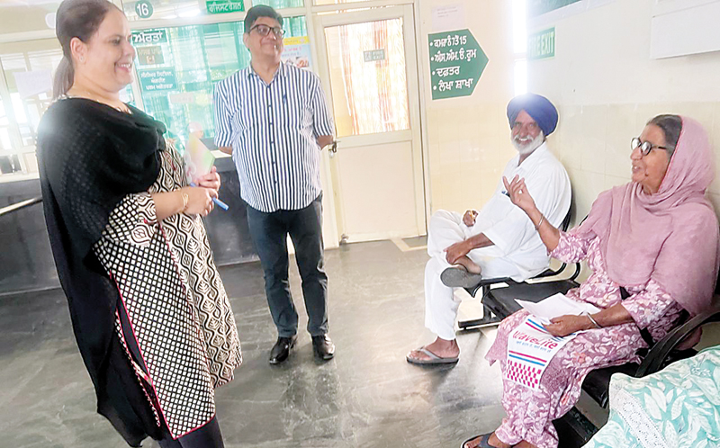 सुबह आठ बजे खुलेंगे स्वास्थ्य संस्थान, अधिकारियों ने विभिन्न सरकारी अस्पतालों का किया निरीक्षण