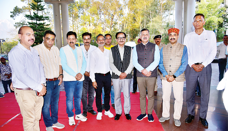 Miss Himachal 2025 : ‘दिव्य हिमाचल’ के मंच पर उतरी परियां, तालियों से गूंजा ऑडिटोरियम