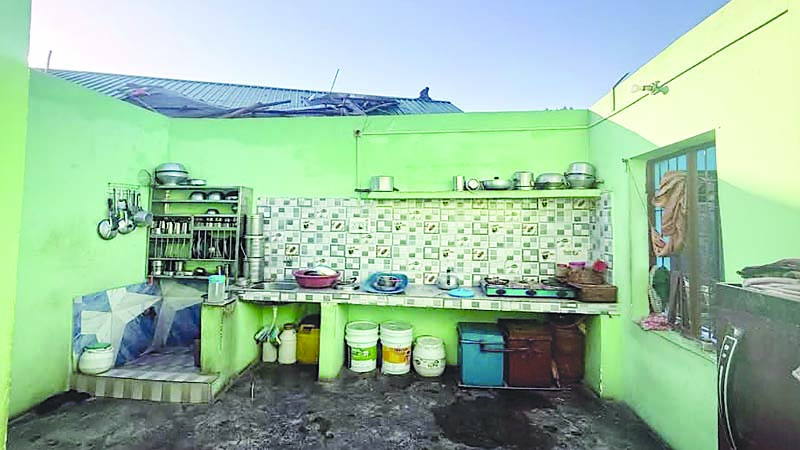 बैजनाथ में बारिश-तूफान ने मचाई तबाही