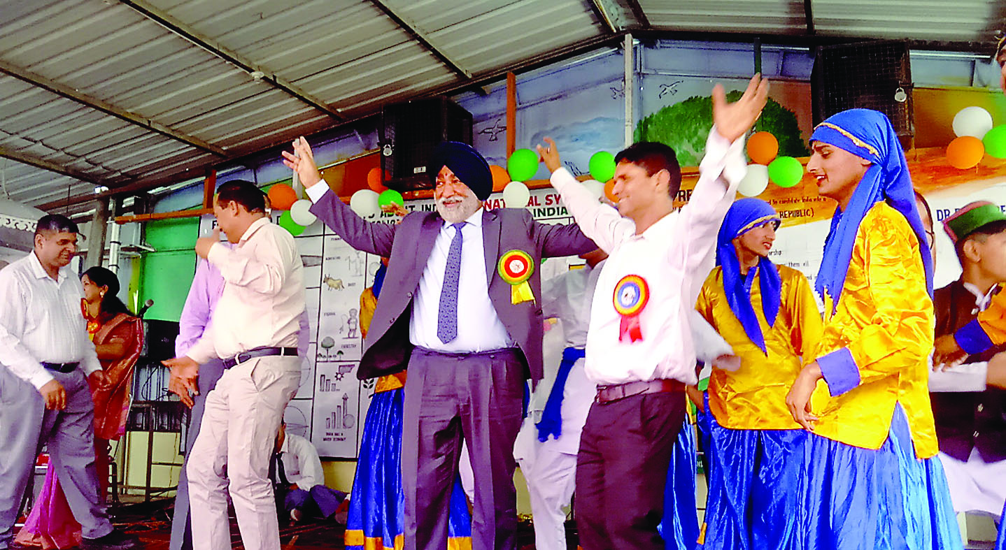 शिक्षा की लौ जगाने में शमशेर स्कूल का अहम योगदान