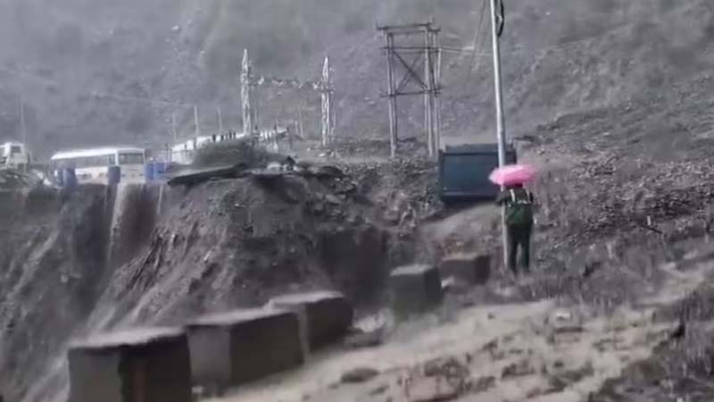 जम्मू-कश्मीर के रामबन में बादल फटने से आई बाढ़, तीन लोगों की मौत, कई घर क्षतिग्रस्त