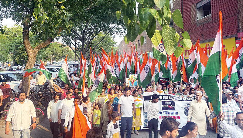 चंडीगढ़ में गूंजे पाकिस्तान मुर्दाबाद के नारे, ऑपरेशन सिंदूर के समर्थन में निकाली तिरंगा यात्रा
