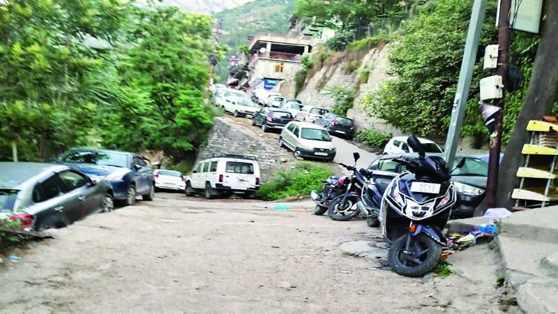 नो पार्किंग जोन पर कोई कार्रवाई नहीं