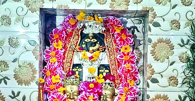 सज गया मां शीतला देवी का दरबार