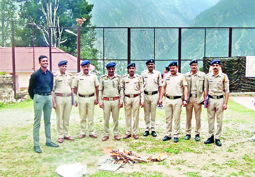 किनौर पुलिस ने नष्ट की चरस और चूरा-पोस्त