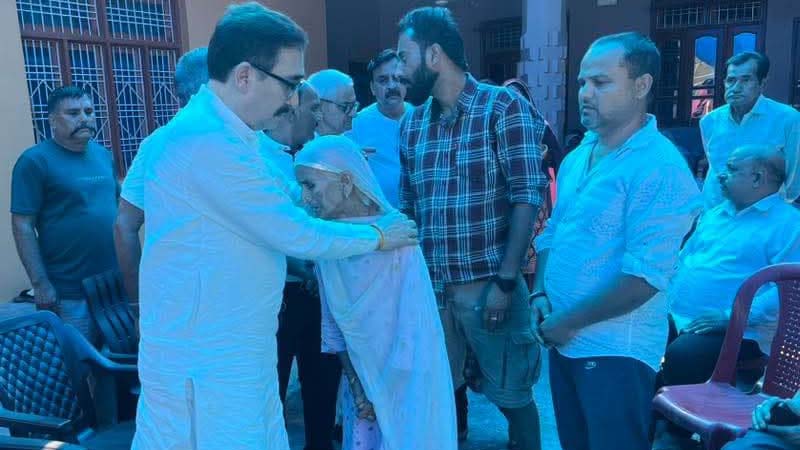 वीर जवान की शहादत को नमन, विपिन परमार ने शहीद के परिवार से मिलकर जताई संवेदना