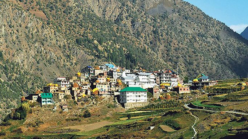 ठंडी हवाओं संग लाहुल की रौनक बढ़ी