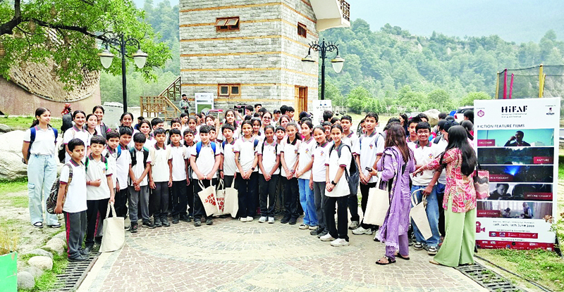 फिल्म एंड आर्ट फेस्टिवल में पहुंचे पांच हजार
