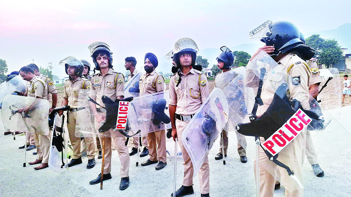 माजरा में चप्पे-चप्पे पर पुलिस मारपीट मामले में चार गिरफ्तार