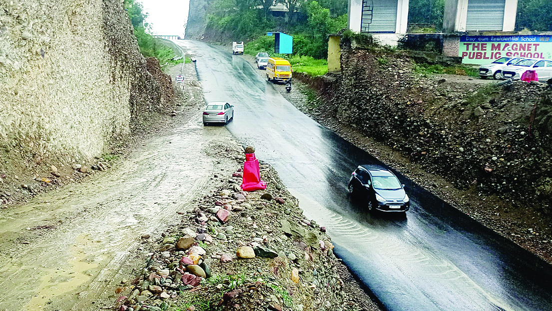 एनएच के चक्कर में नौ सडक़ें की जा रहीं बर्बाद