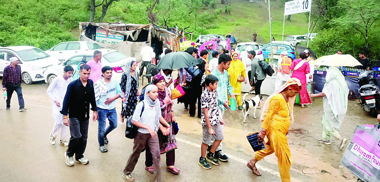 परौर में समागम…टै्रफिक आउट ऑफ कंट्रोल