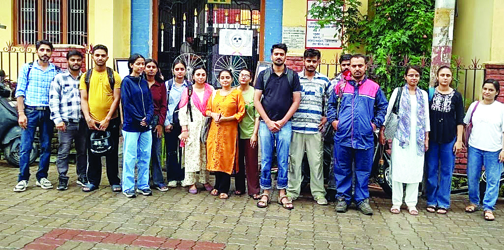 परौर के जाम में फंसे, एग्जाम से बाहर