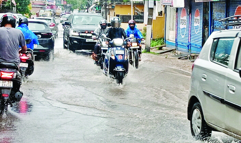 29 दिन में बहे 130 करोड़, 19 लोगों की मौत