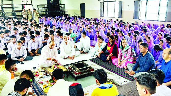 हवन से संस्कृत महाविद्यालय नाहन में नए सत्र का शुभारंभ