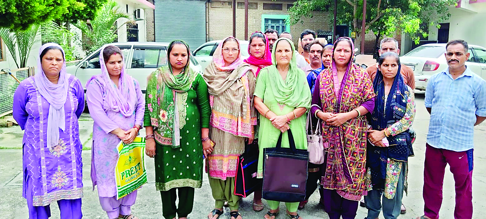बीपीएल में सिलेक्शन न होने पर भडक़े ग्रामीण