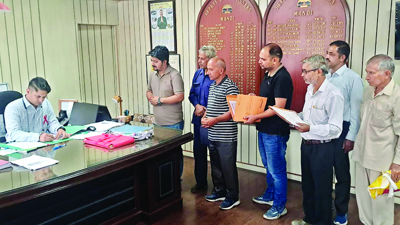 फोरलेन का काम बना आफत