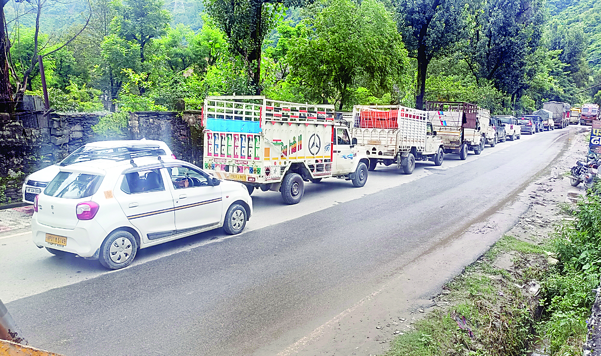 चंडीगढ़-मनाली एनएच दस घंटे बंद