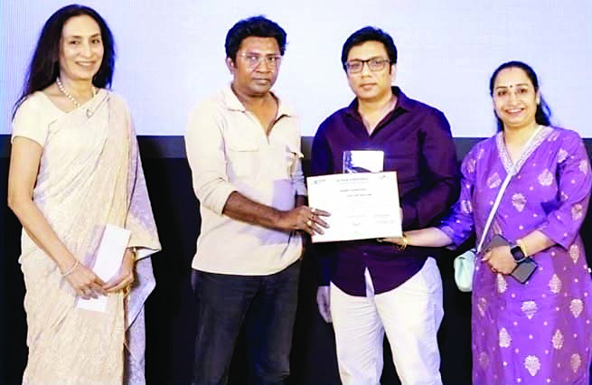 कोलकाता में चमके घुमारवीं के संजीव सोनी, फिल्म निर्देशक की लघु फिल्म ‘जस्ट लाइक यू एंड मी’ को द्वितीय पुरस्कार