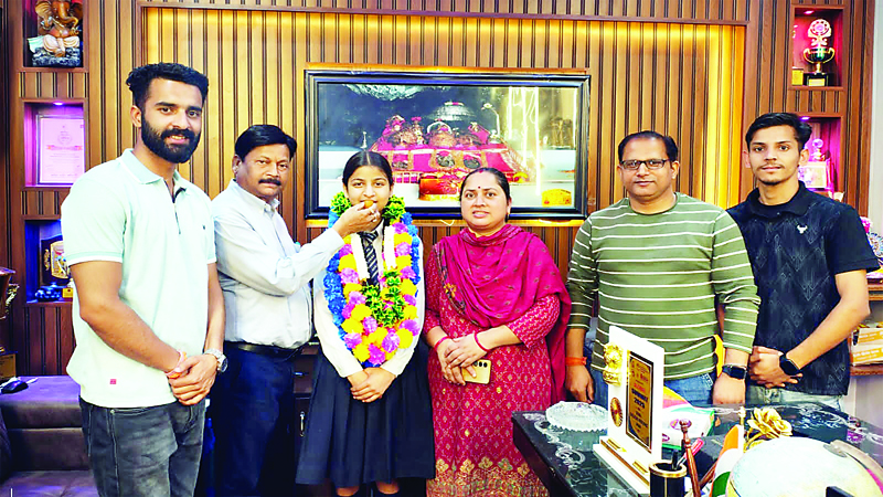 आरूषि ने प्रदेश भर में पाया छठा स्थान