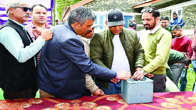 चुनाव कर्मियों की दूसरी रिहर्सल पूरी