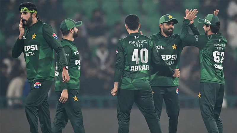 आर्थिक के बाद पाकिस्तान में अब क्रिकेट संकट, टीम में शामिल 4 खिलाडिय़ों ने एक भी इंटरनेशनल मैच नहीं खेला