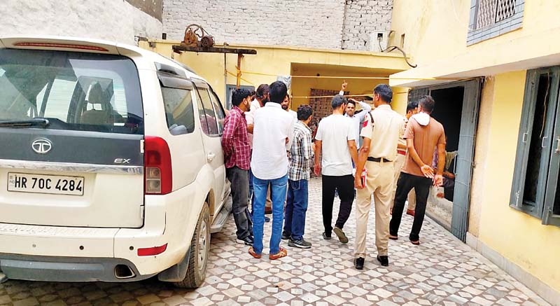 कारोबारी ने खुद को मारी गोली, कृष्णा नगर में पेश आया वाकया, पुलिस ने मामला दर्ज कर शुरू की छानबीन