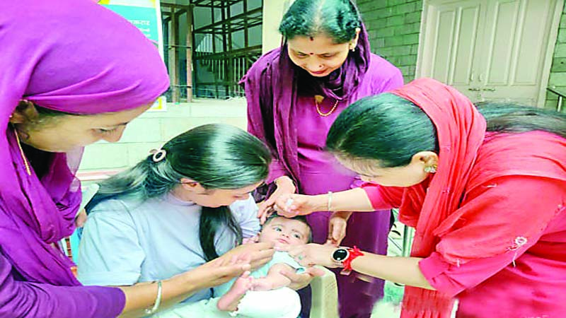 मंडी में पिलाई ‘दो बून्द जिंदगी की’