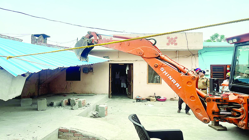 श्रीआनंदपुर साहिब में नशे के खिलाफ पुलिस की कार्रवाई, ड्रग तस्कर की संपत्ति पर चला बुलडोजर