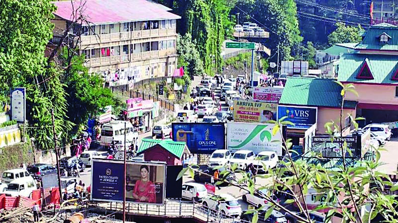 पर्यटन सीजन में राजधानी ट्रैफिक जाम से बेहाल