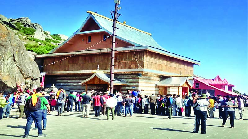 श्री शिरगुल महाराज की ऐतिहासिक जातर चूड़धार पहुंची, गूंजे जयकारे