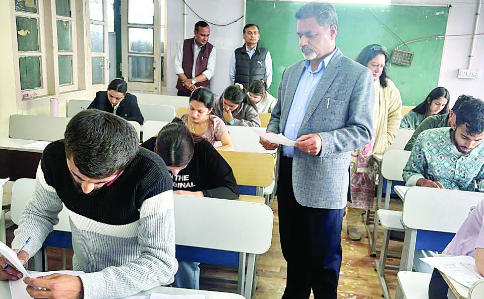 प्रवेश परीक्षा व्यवस्था का लिया जायजा