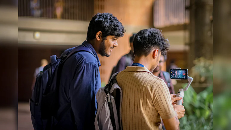 America में पढ़ाई का सपना होगा सच! निबंध लिखकर और वीडियो बनाकर पाएं लाखों की स्कॉलरशिप