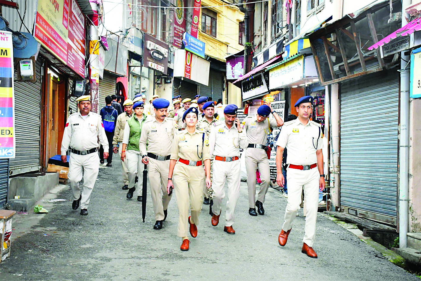 सुरक्षा व्यवस्था की मजबूती को लेकर शिमला पुलिस ने निकाला फ्लैग मार्च
