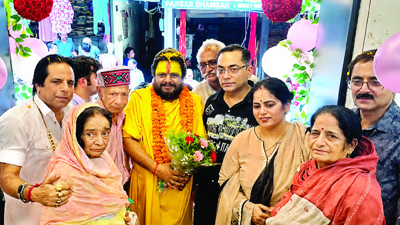 सुंदरनगर में ओम ज्वेल्स शोरूम का भव्य शुभारंभ