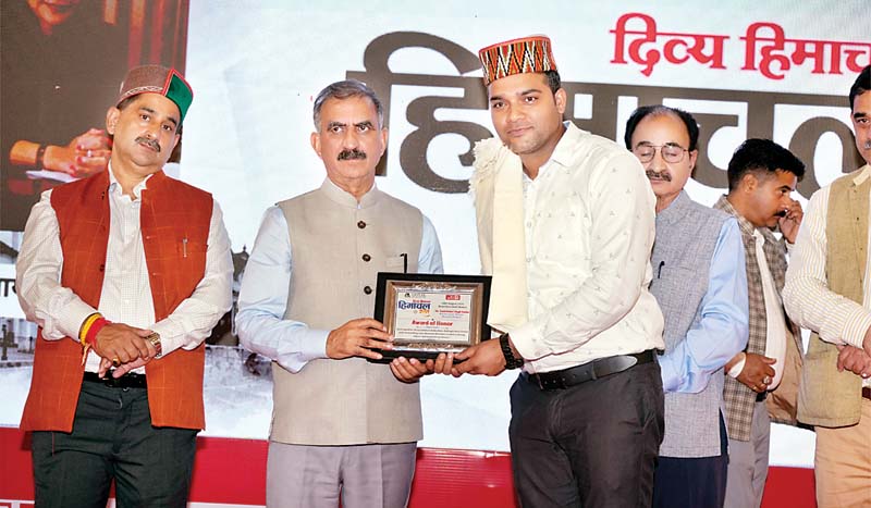 होम्योपैथी में बड़ा नाम हैं डा. अनिल वर्मा, नवजीवन होम्योपैथिक क्लिनिक को सीएम ने नवाजा