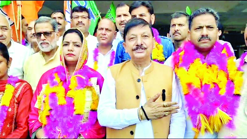 सुजानपुर बीडीसी पर लहराया भगवा, अध्यक्ष और उपाध्यक्ष जीते